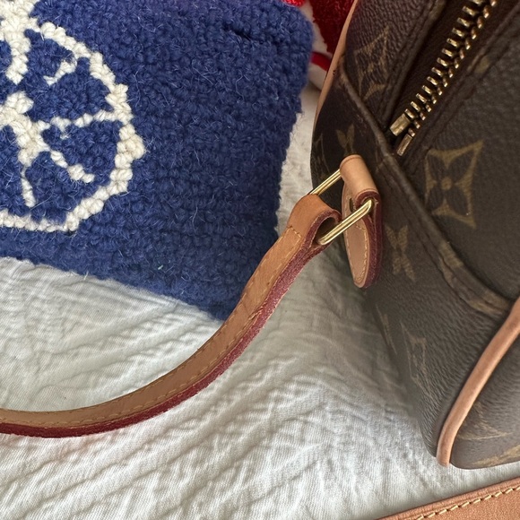 authentic!!!! louis vuitton blois monogram canvas crossbody - Picture 2 of 16